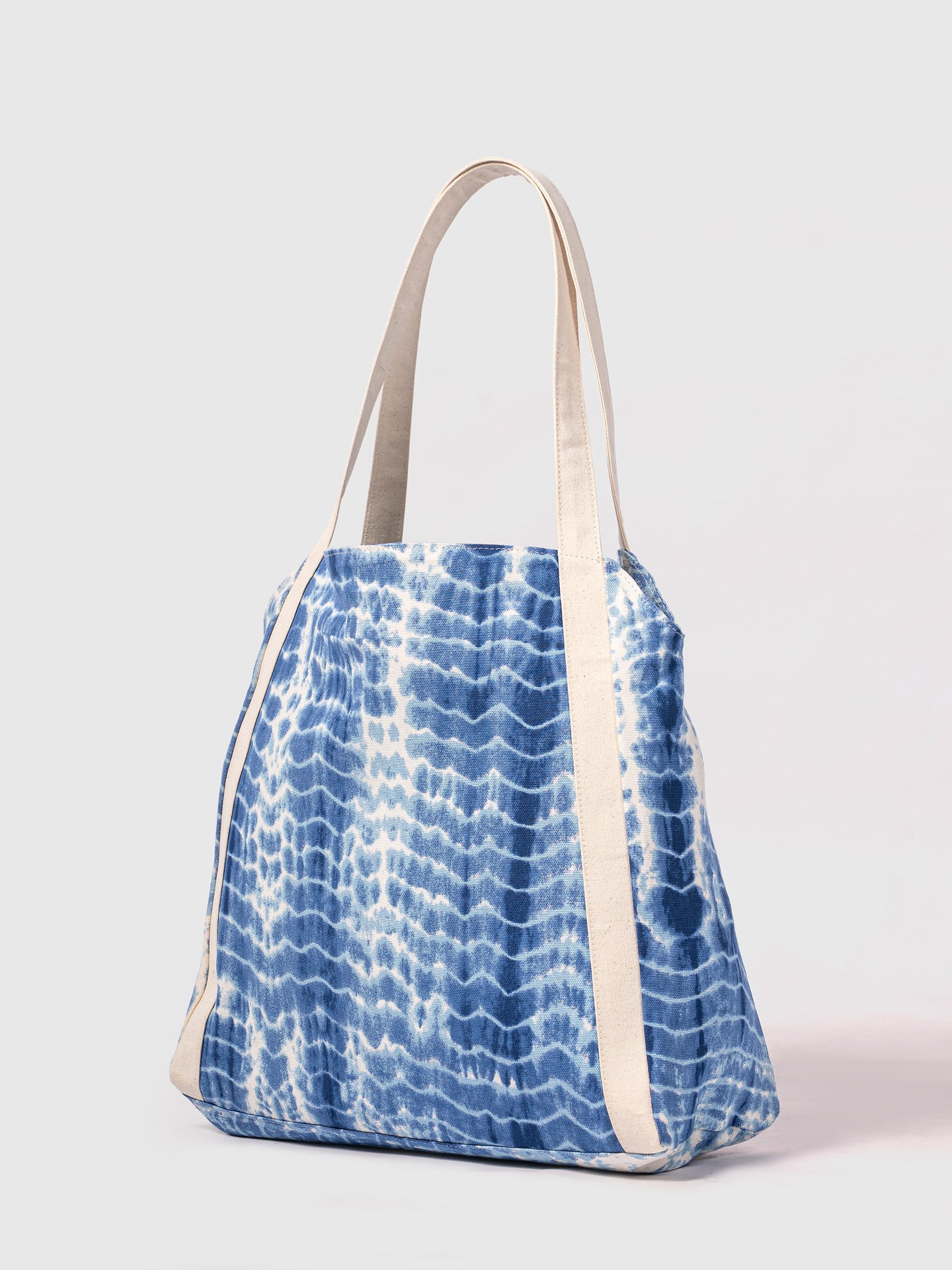 Blue tie-dye tote bag